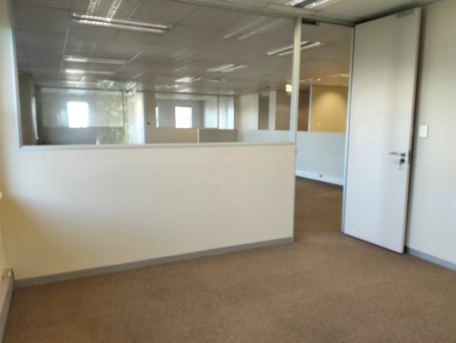 To Let commercial Property for Rent in Rosenpark Western Cape